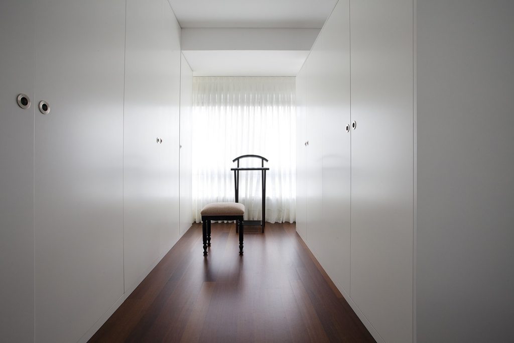 Projeto design de interiores, walking closet, Porto (Portugal). CódigoDesign