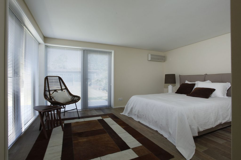 Projeto de arquitetura e design de interiores, quarto suite. CódigoDesign