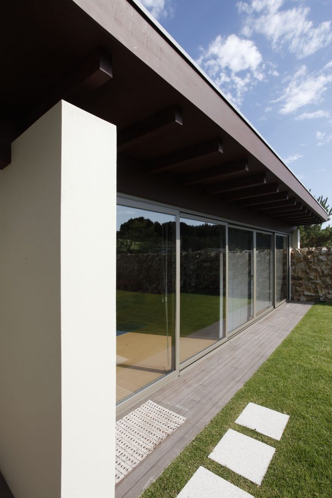 Projeto de arquitetura e design de interiores, jardim e ginásio. CódigoDesign